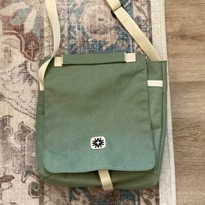 Walker Family Goods Messenger, Sage